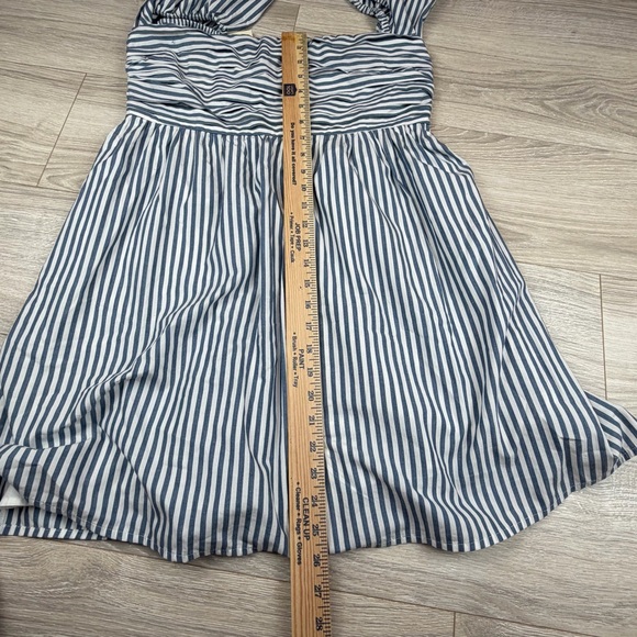 Abercrombie & Fitch Blue and White Striped Mini Dress - Picture 9 of 10